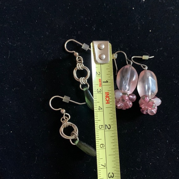 2 Silver tone & acrylic bead 2” dangle pierced earrings in good condition - Picture 2 of 4